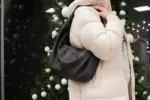 Сумка ХОБО (черная) — изображение 5